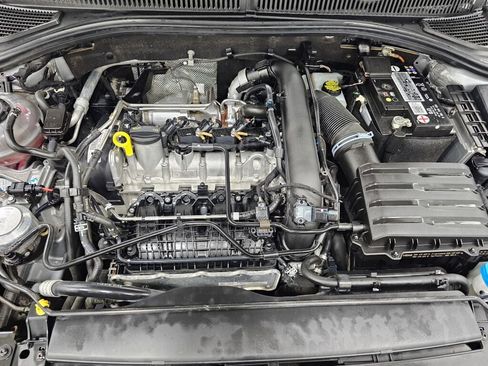 Used 2019 Volkswagen Jetta SE w/ Cold Weather Package FWD image 30