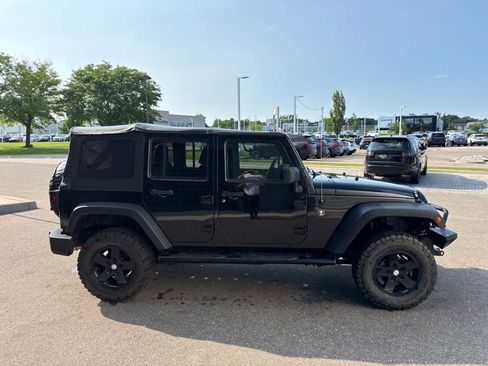 Used 2009 Jeep Wrangler Unlimited X w/ 32" Tire & Wheel Group AWD/4WD image 6