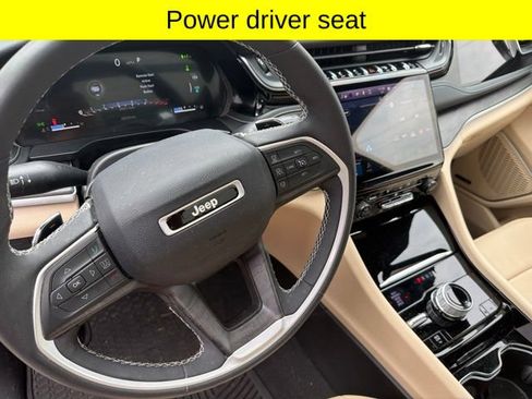 Used 2023 Jeep Grand Cherokee 4WD 4xe w/ Luxury Tech Group II image 16