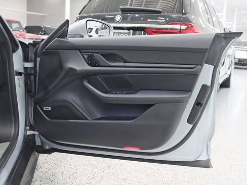 Used 2021 Porsche Taycan 4S image 36