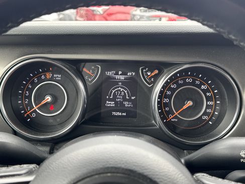 Used 2022 Jeep Gladiator Willys image 13