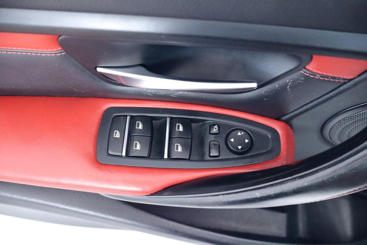 Used 2018 BMW M3 RWD image 27