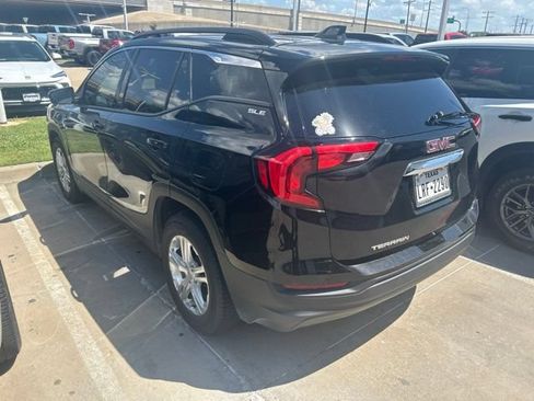 Used 2019 GMC Terrain SLE w/ Driver Convenience Package FWD image 4