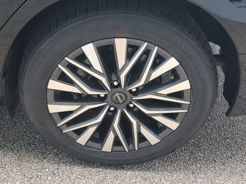 Used 2025 Nissan Altima 2.5 SV FWD image 31