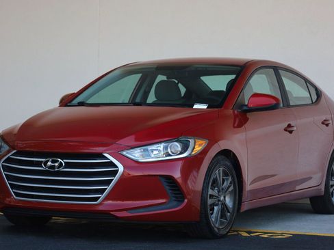 Used 2017 Hyundai Elantra SE FWD image 7