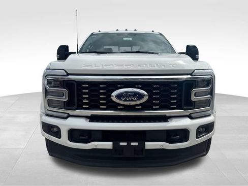 Used 2025 Ford F450 Platinum w/ FX4 Off-Road Package AWD/4WD image 2