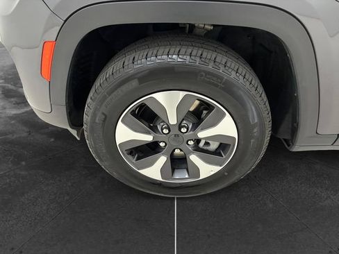 Used 2024 Jeep Grand Cherokee Limited 4xe AWD/4WD image 9