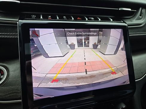 Used 2021 Jeep Grand Cherokee L Limited image 33