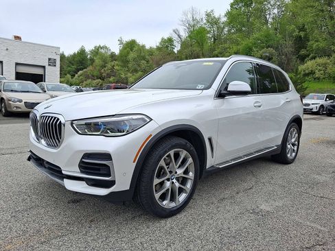 Used 2022 BMW X5 xDrive40i w/ Executive Package AWD/4WD image 3
