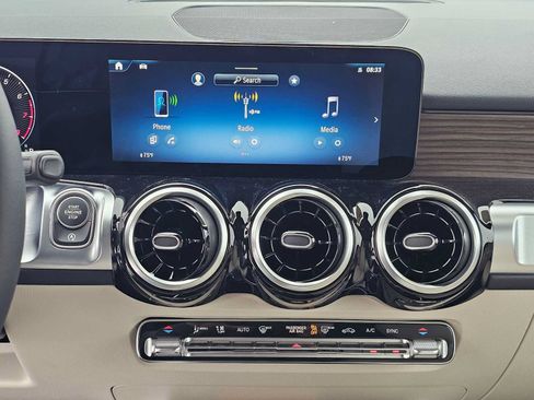 New 2026 Mercedes-Benz GLB 250 image 24