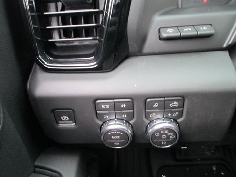 New 2026 GMC Sierra 1500 AT4 w/ AT4 Premium Package image 18