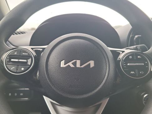 Used 2025 Kia Soul LX w/ LX Technology Package image 13