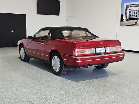 Used 1993 Cadillac Allante FWD image 6