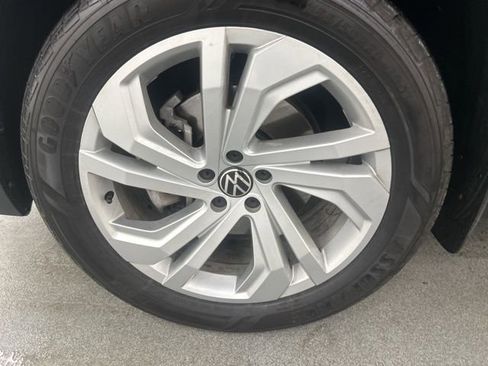 Used 2021 Volkswagen Atlas SE w/ Panoramic Sunroof Package image 24