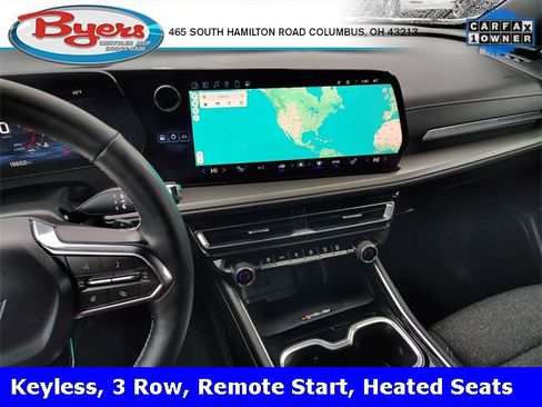 Used 2025 Chevrolet Traverse LT image 22