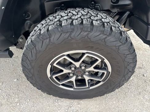 Used 2025 Jeep Wrangler Unlimited Rubicon AWD/4WD image 10