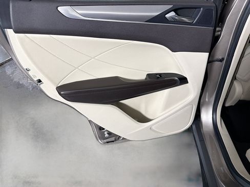 Used 2019 Lincoln MKC Premiere FWD image 26