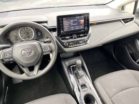 Used 2022 Toyota Corolla LE image 12