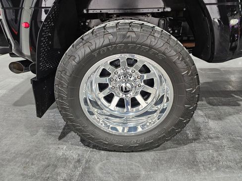 Used 2024 Ford F450 Limited w/ FX4 Off-Road Package image 22