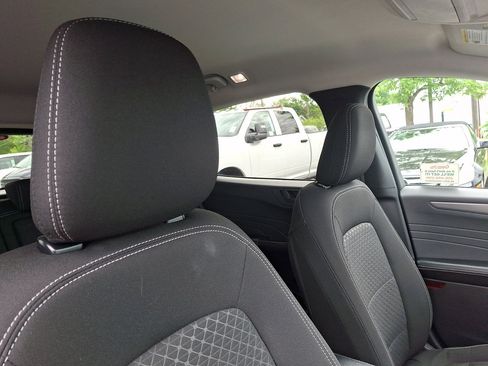 Used 2024 Ford Escape Active AWD/4WD image 17