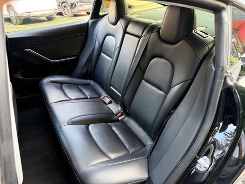 Used 2022 Tesla Model 3 Long Range AWD/4WD image 30