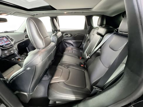 Used 2022 Jeep Cherokee Limited image 24