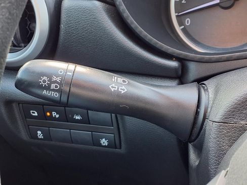 Used 2021 Nissan Versa S FWD image 25