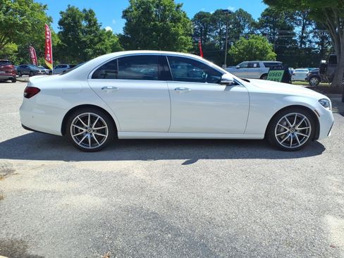 Used 2023 Mercedes-Benz E 350 4MATIC Sedan image 5