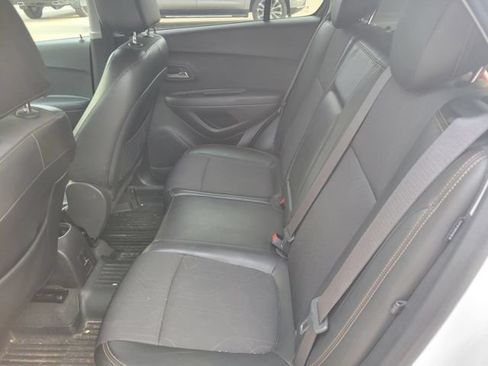 Used 2017 Chevrolet Trax LT w/ LT Convenience Package AWD/4WD image 8