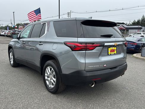 Used 2023 Chevrolet Traverse LS image 4