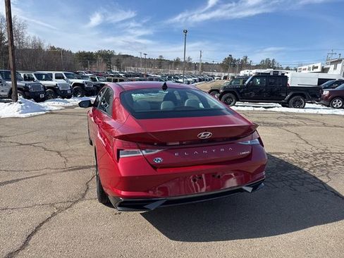 Used 2023 Hyundai Elantra Limited w/ Cargo Package FWD image 5