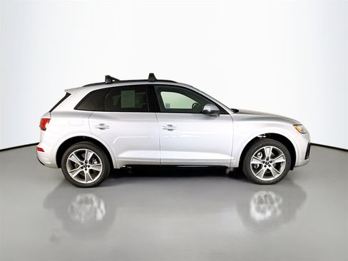 Certified 2025 Audi Q5 2.0T Premium image 8