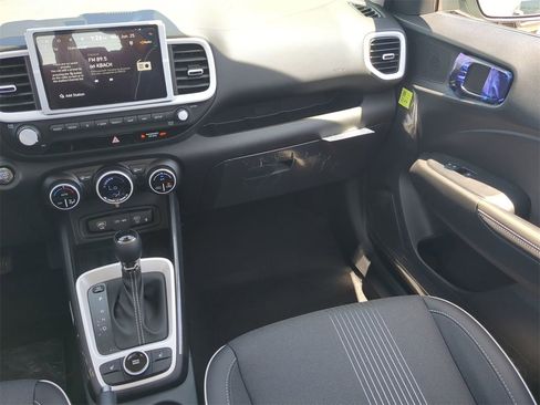 New 2025 Hyundai Venue Limited image 15