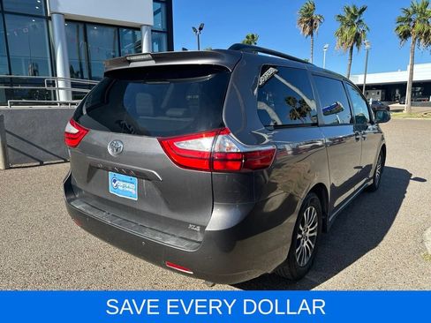 Used 2019 Toyota Sienna XLE w/ XLE Navigation Package FWD image 5
