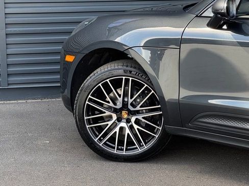 New 2026 Porsche Macan AWD/4WD image 12