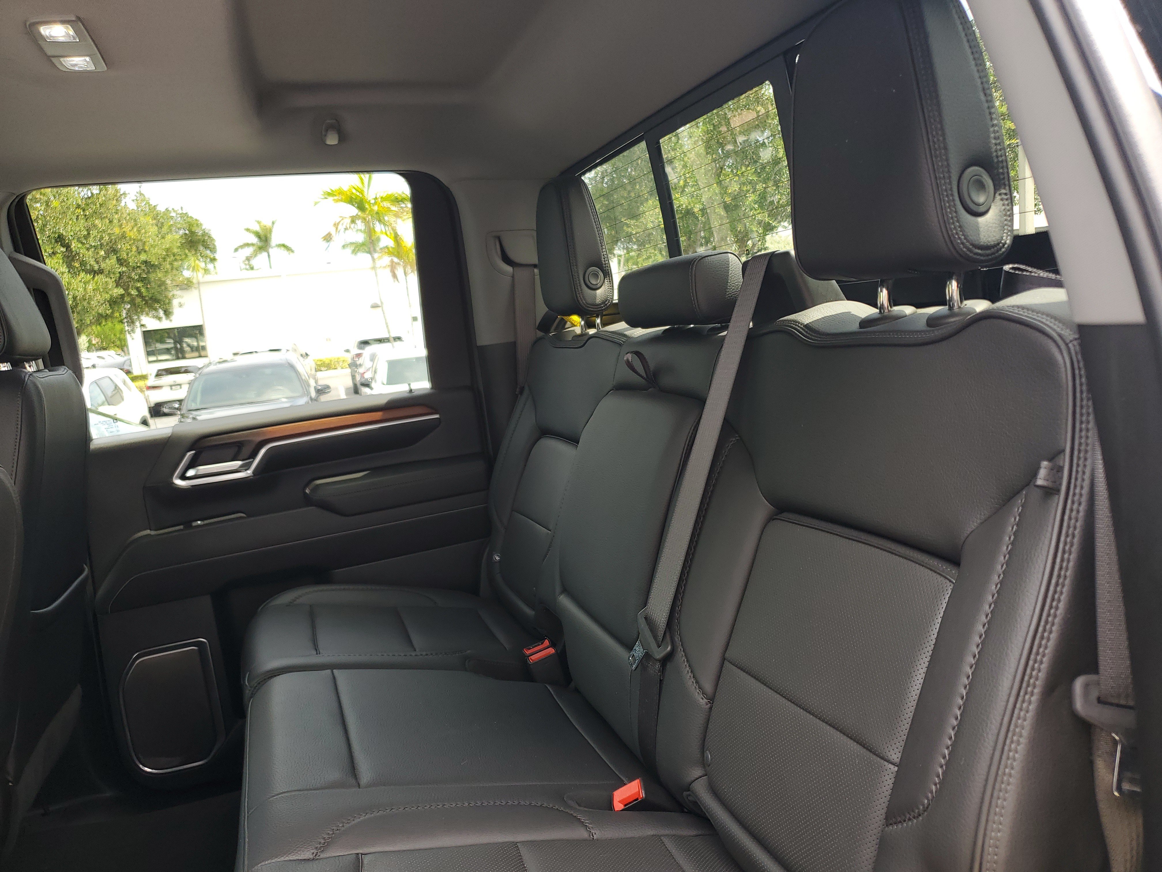 Certified 2025 GMC Sierra 2500 Denali w/ Denali Reserve Package AWD/4WD image 12