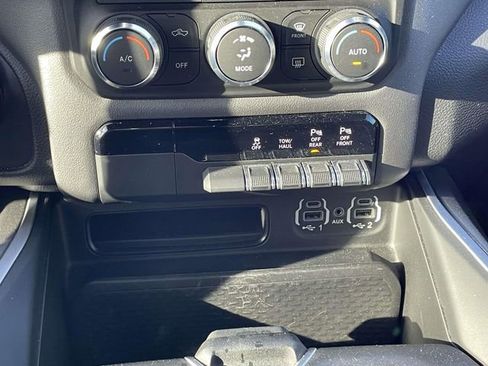 Used 2021 RAM 1500 Big Horn image 24