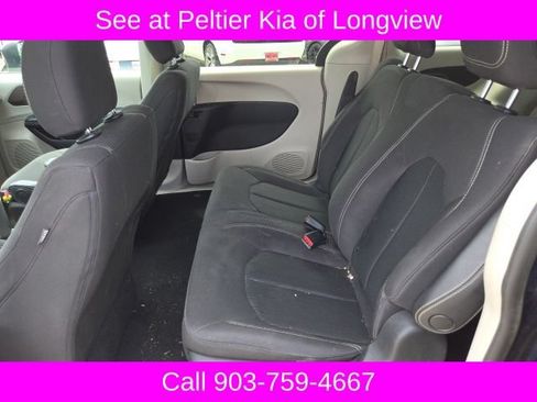 Used 2020 Chrysler Voyager L FWD image 7