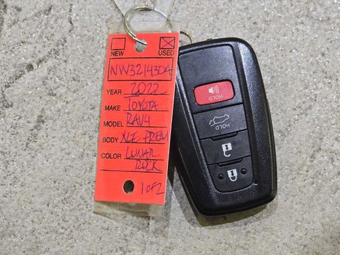 Used 2022 Toyota RAV4 XLE Premium AWD/4WD image 32