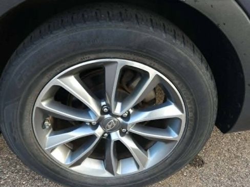 Used 2017 Hyundai Santa Fe SE AWD/4WD image 29