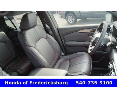 Certified 2025 Honda Pilot Black Edition image 26