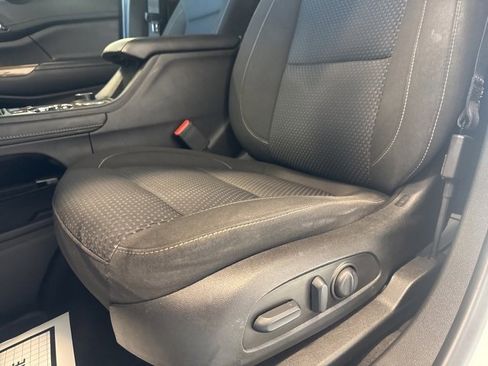 Used 2023 GMC Acadia SLE w/ Driver Convenience Package image 13