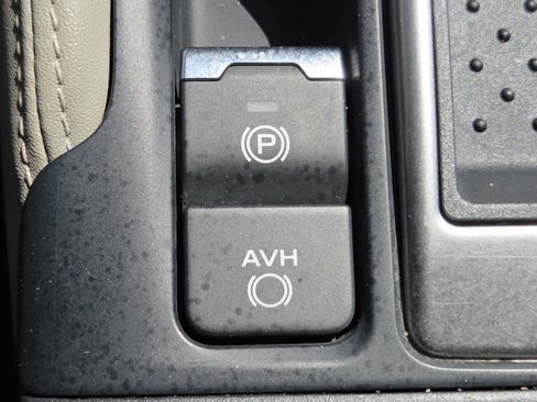 Used 2024 Subaru Forester AWD/4WD image 12