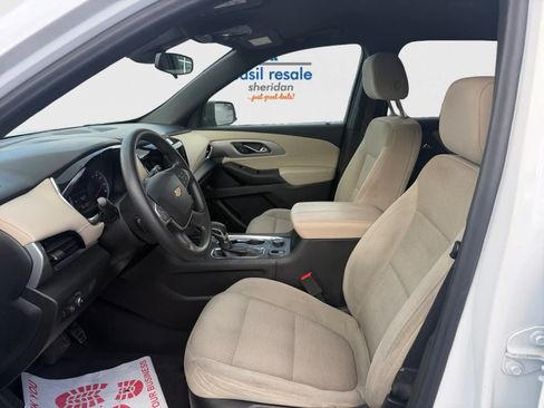 Used 2022 Chevrolet Traverse LS FWD image 10