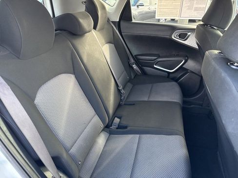 Used 2023 Kia Soul LX w/ LX Technology Package image 40