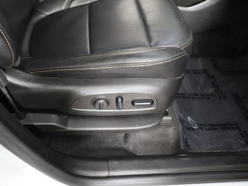 Used 2018 Chevrolet Traverse LT AWD/4WD image 32