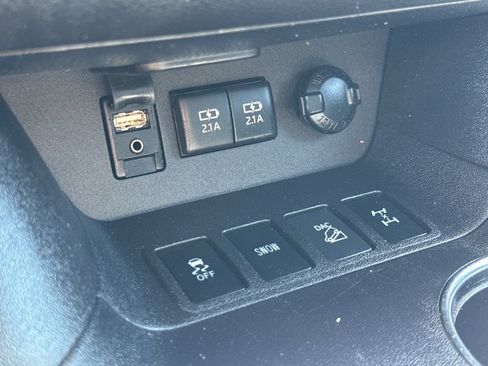 Used 2018 Toyota Highlander Limited Platinum AWD/4WD image 28