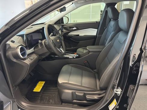 New 2026 Chevrolet Trax LT w/ Driver Confidence Package image 12