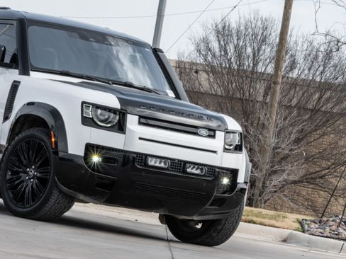 Used 2022 Land Rover Defender 110 X-Dynamic SE image 5