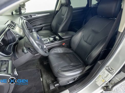 Used 2016 Ford Fusion Titanium FWD image 23